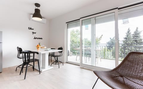 Apartment Black & White Condo in Split