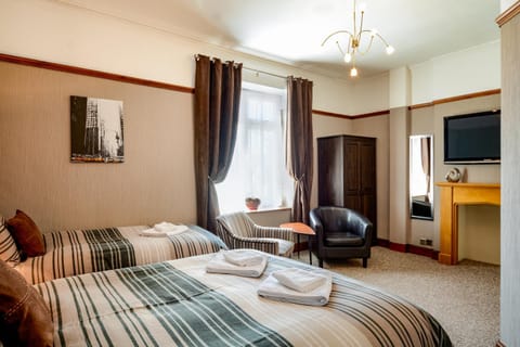 Tanes Hotel Bed and Breakfast in Cardiff