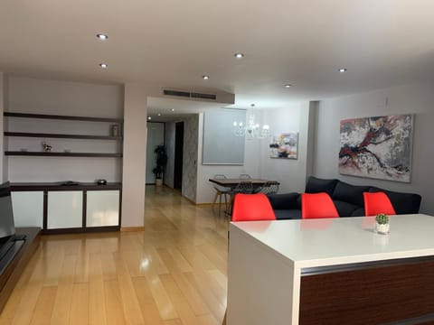 Luxury Apartment Mercat Central Condo in Tarragona