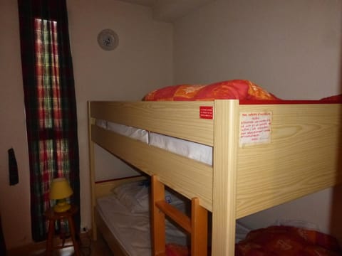 bunk bed