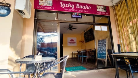 Lucky Buako Hotel Patong Hôtel in Patong