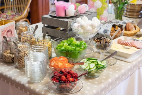 Breakfast, Buffet breakfast