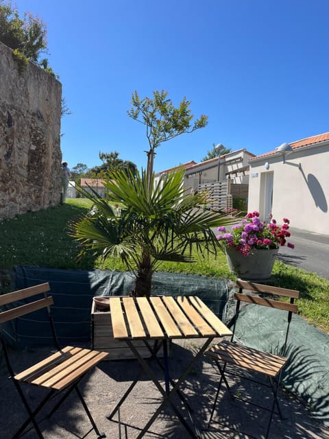 Property building, Garden view