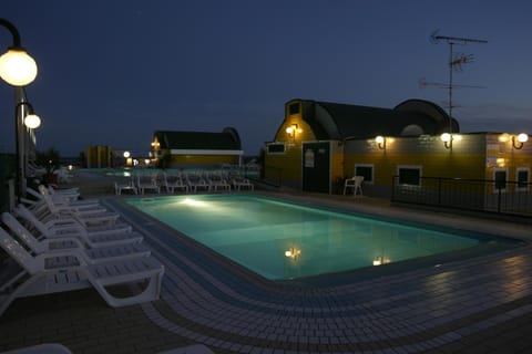 Night, Swimming pool