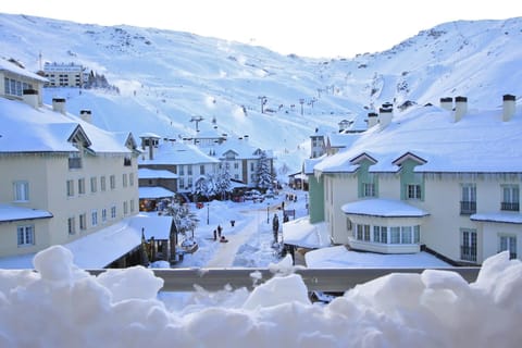 Neighbourhood, Winter, Balcony/Terrace, Balcony/Terrace, Mountain view