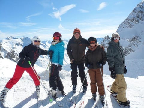 Winter, group of guests