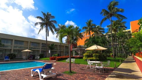 Garden, Swimming pool