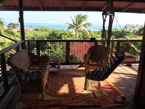 Living room, Garden view, Sea view