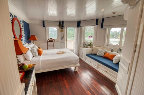 The Au Co Cruise - Managed by Bhaya Cruise Bateau amarré in Laos