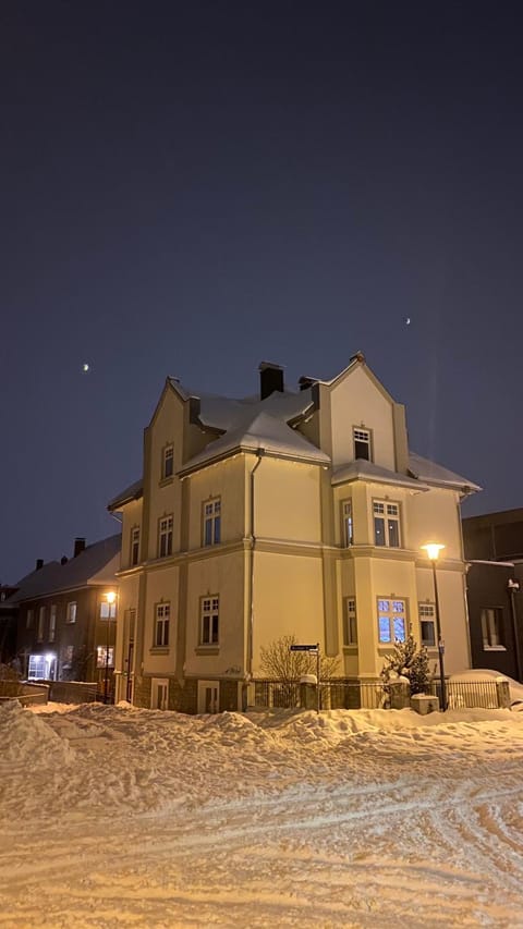 Property building, Winter