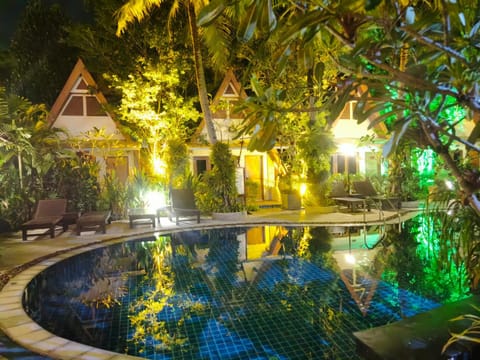 Phuket Meet Holiday Hotel 普吉岛相遇酒店 Hôtel in Rawai