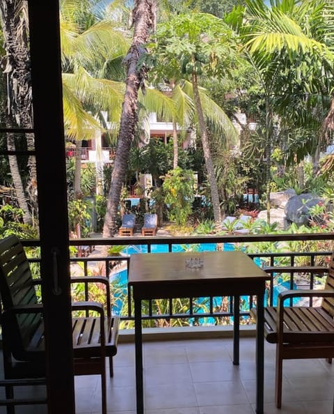 Phuket Meet Holiday Hotel 普吉岛相遇酒店 Hotel in Rawai