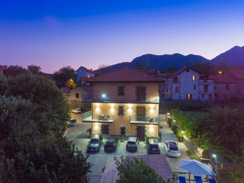 Facade/entrance, Bird's eye view, Garden