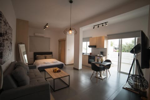 MCPlaces Holiday Apartments Condominio in Paphos