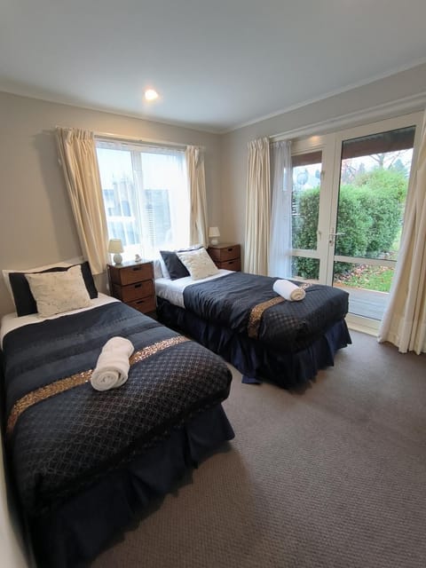 Vibrant Living Retreat Bed and Breakfast in Hanmer Springs