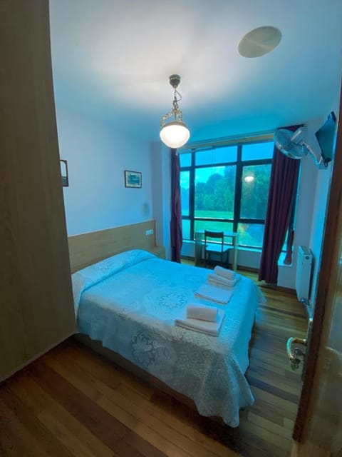 Hostal Pumar Bed and Breakfast in Santiago de Compostela