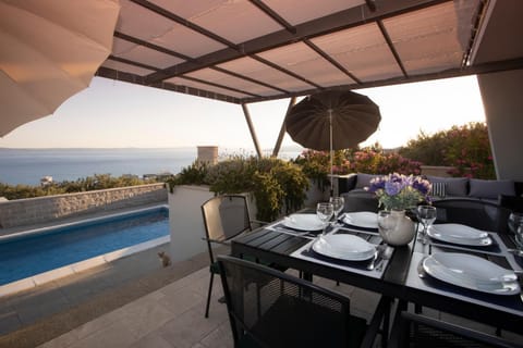 Balcony/Terrace, Pool view, Sea view