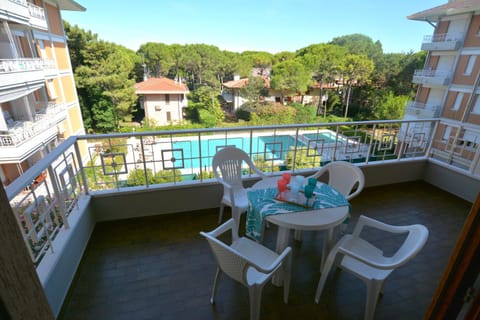 Balcony/Terrace, Pool view