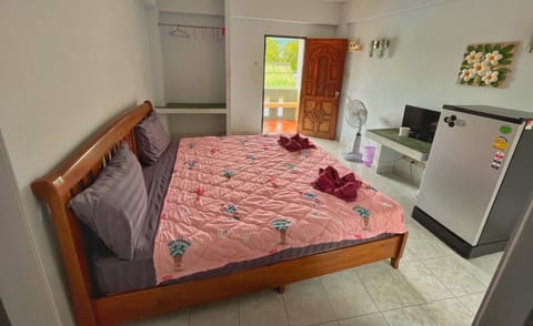 Pott Guesthouse Bed and Breakfast in Ko Samui