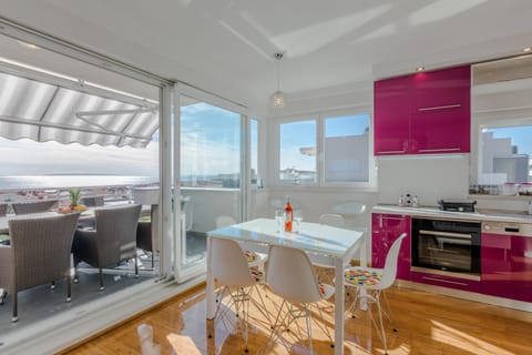 Fucshia dreams, brand new penthouse for 8 Apartment in Novalja