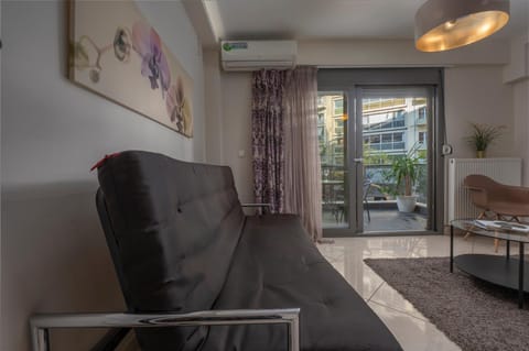 Antigonidon Square Apartment in Thessaloniki