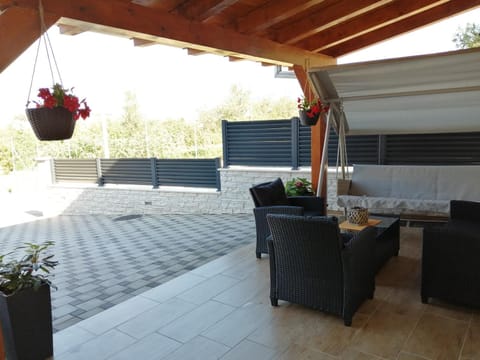 Apartment Karla Apartment in Podstrana