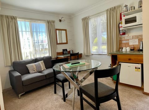 Swansea Cottages & Lodge Suites Resort in Tasmania