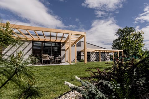 Property building, Day, Garden, Garden view