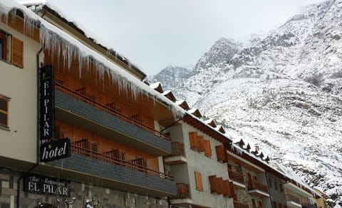 Property building, Facade/entrance, Bird's eye view, Winter