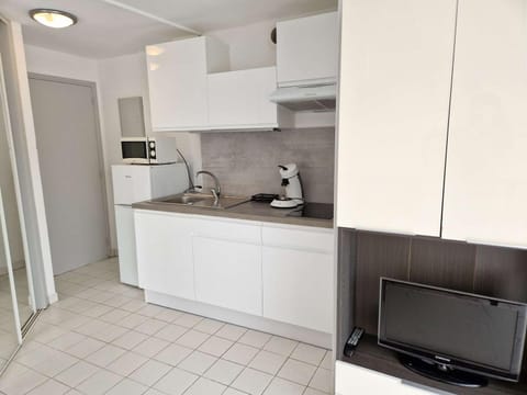 Appartement en bord de mer avec piscine, terrasse et parking privé - FR-1-387-67 Apartment in Marseillan