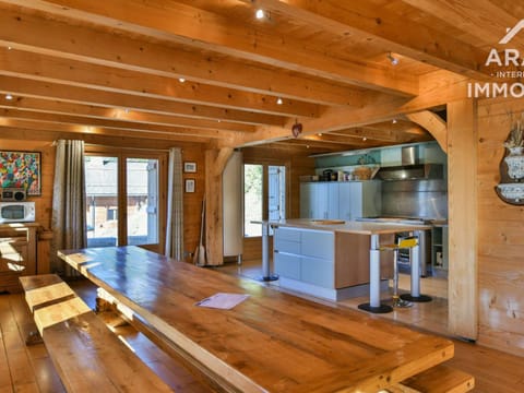 Chalet indépendant spacieux, 18 pers, 7 chambres, wifi, proche commerces! - FR-1-391-29 Chalet in Le Grand-Bornand