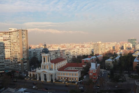 Nearby landmark, Balcony/Terrace, City view