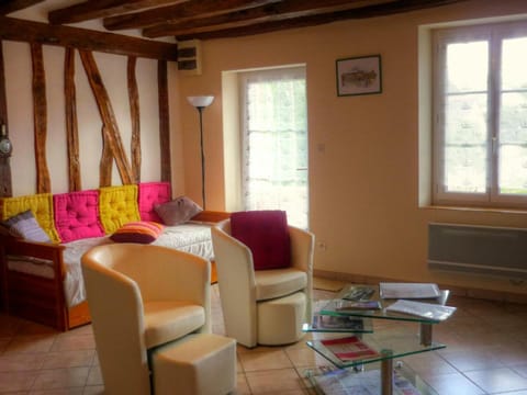 Gîte de charme à Amboise avec cour privée, proche des châteaux et vignobles, parfait pour 4 pers. - FR-1-381-55 House in Amboise