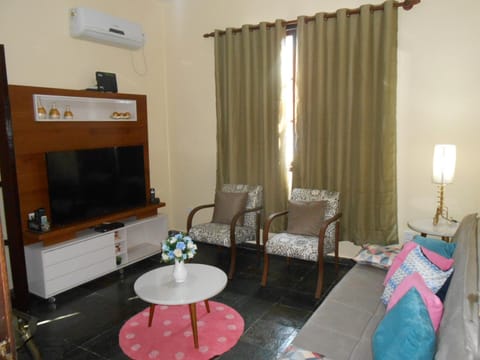 Communal lounge/ TV room, Photo of the whole room