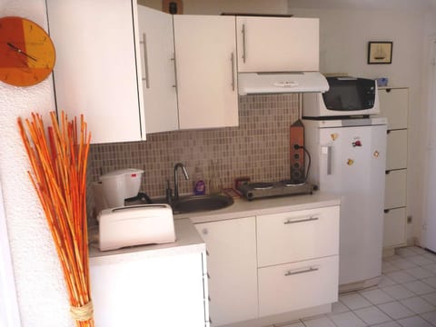 Appartement 4 pers avec piscine, accès plage direct, parking, et terrasse - Marseillan - FR-1-387-70 Apartment in Marseillan