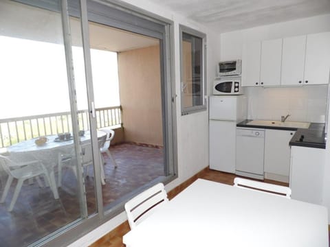 Bel appartement 2 pièces avec parking et vue mer, 4/5 couchages - FR-1-326-515 Apartment in Marseillan