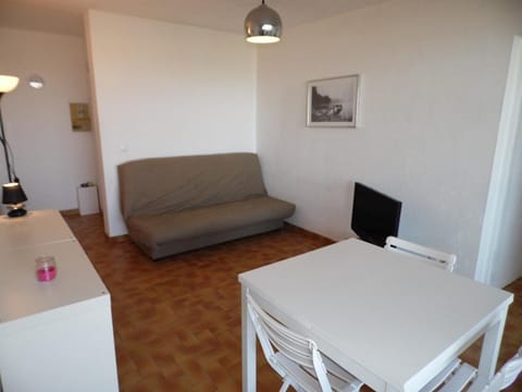 Bel appartement 2 pièces avec parking et vue mer, 4/5 couchages - FR-1-326-515 Apartment in Marseillan