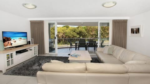 Unit 2 Point Break Apartment in Coolum Beach