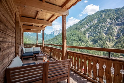 Balcony/Terrace, Mountain view