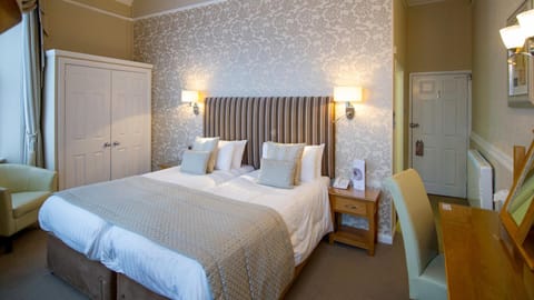 The Royal Hotel Bed and Breakfast in Bideford