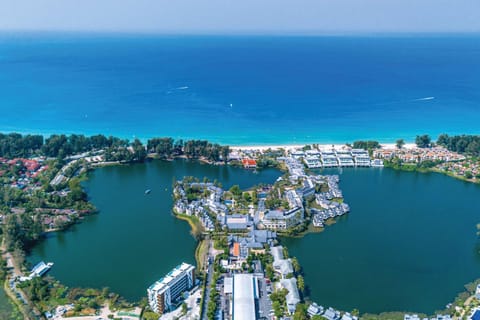 Property building, Bird's eye view, Lake view, Sea view