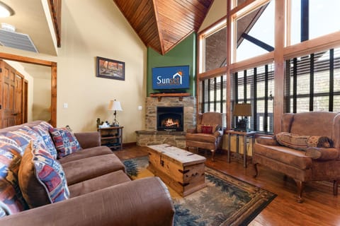 Timeless Memories Lodge Cabin Cabin in Table Rock Lake