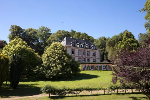 Le Manoir de la Plage / Adults Only Bed and Breakfast in Honfleur