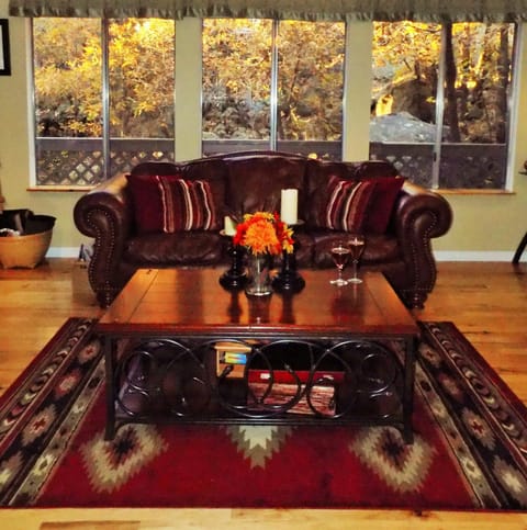 LOCATION! Nature Lovers Getaway - Close to Historic Downtown House in Flagstaff
