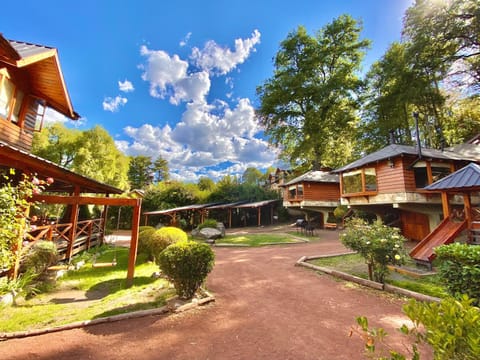 Property building, Day, Natural landscape, Garden, Garden view