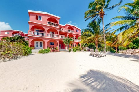 Red Ginger @ Caribe Island Apartment in Belize District