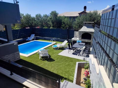 Garden, Swimming pool, sunbed