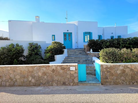 Villa Zefyros House in Milos