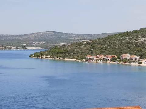 Holiday Apartment Lucic - SEA VIEW - Peaceful - Family Friendly - Near Beach Condo in Split-Dalmatia County