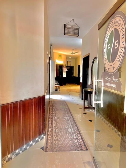 Step Inn Guest House Lahore Alojamiento y desayuno in Lahore